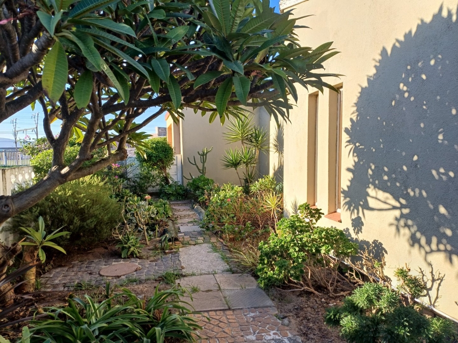3 Bedroom Property for Sale in Bishop Lavis Western Cape